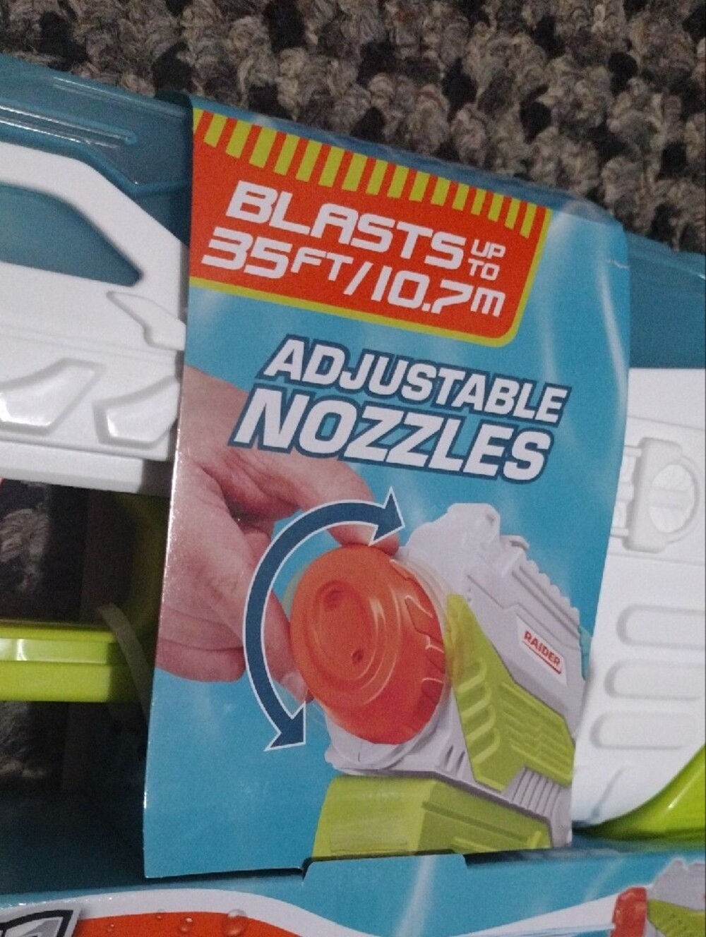 Raider Adjustable Nozzle Water Blaster - White, Green, Blue - Picture 3 of 6